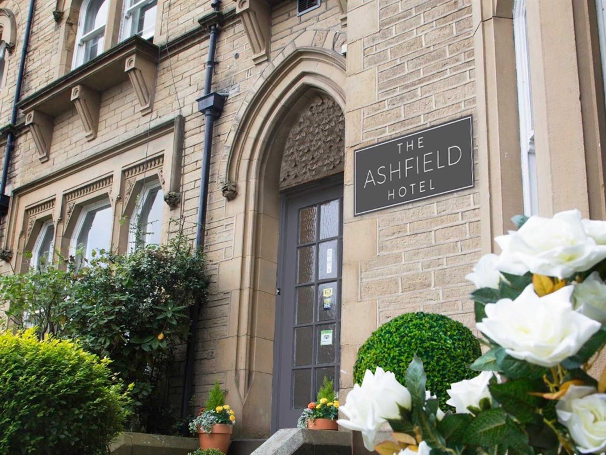 Ashfield Hotel Huddersfield Buitenkant foto